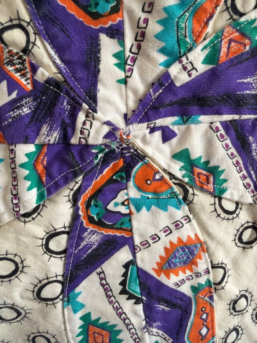 Vintage Handmade Reversible Lap Quilt Southwestern Puff Purple Biscuit 35 x 51 - Picture 11 of 12